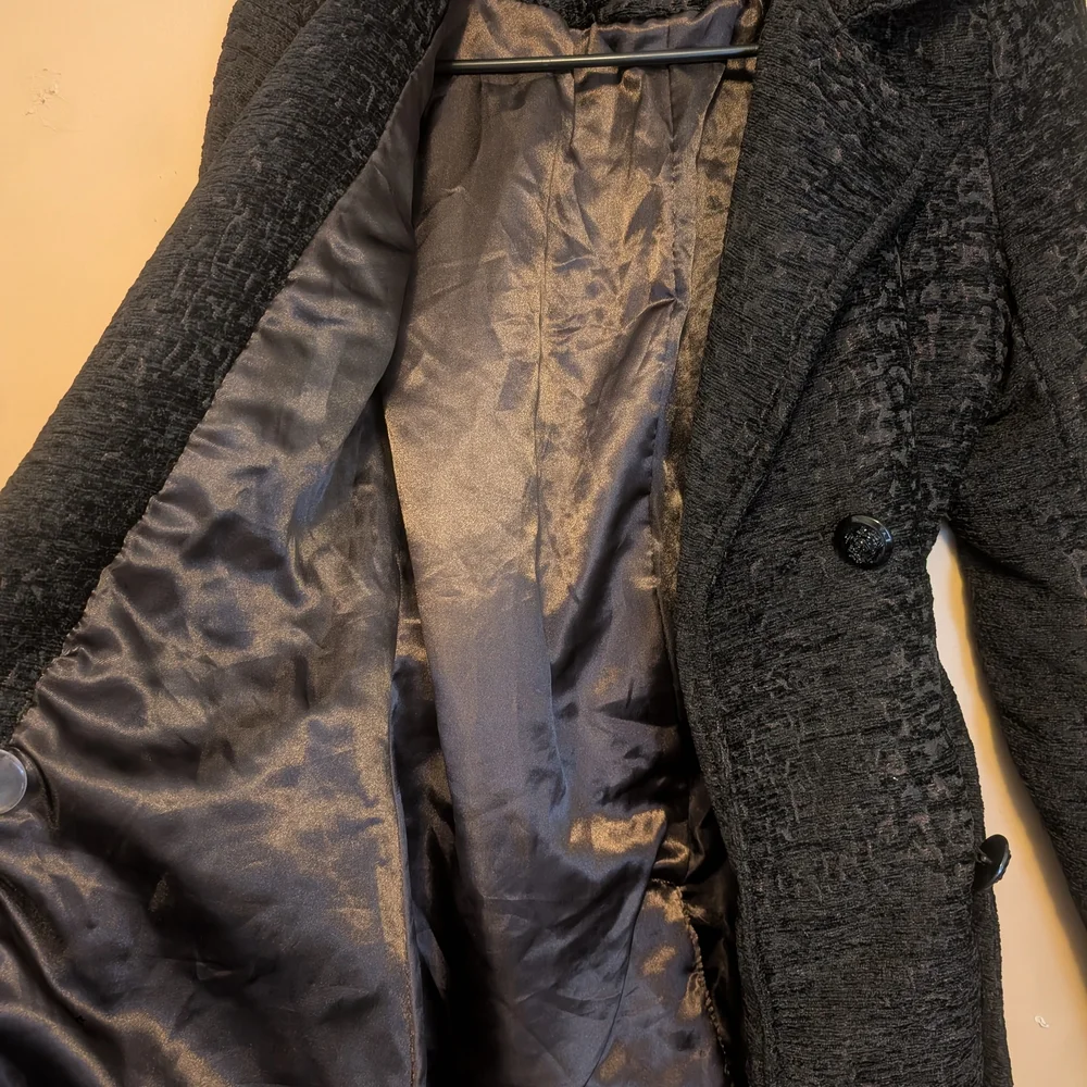 BKE Women's Black Textured Coat - Picture 9 of 9